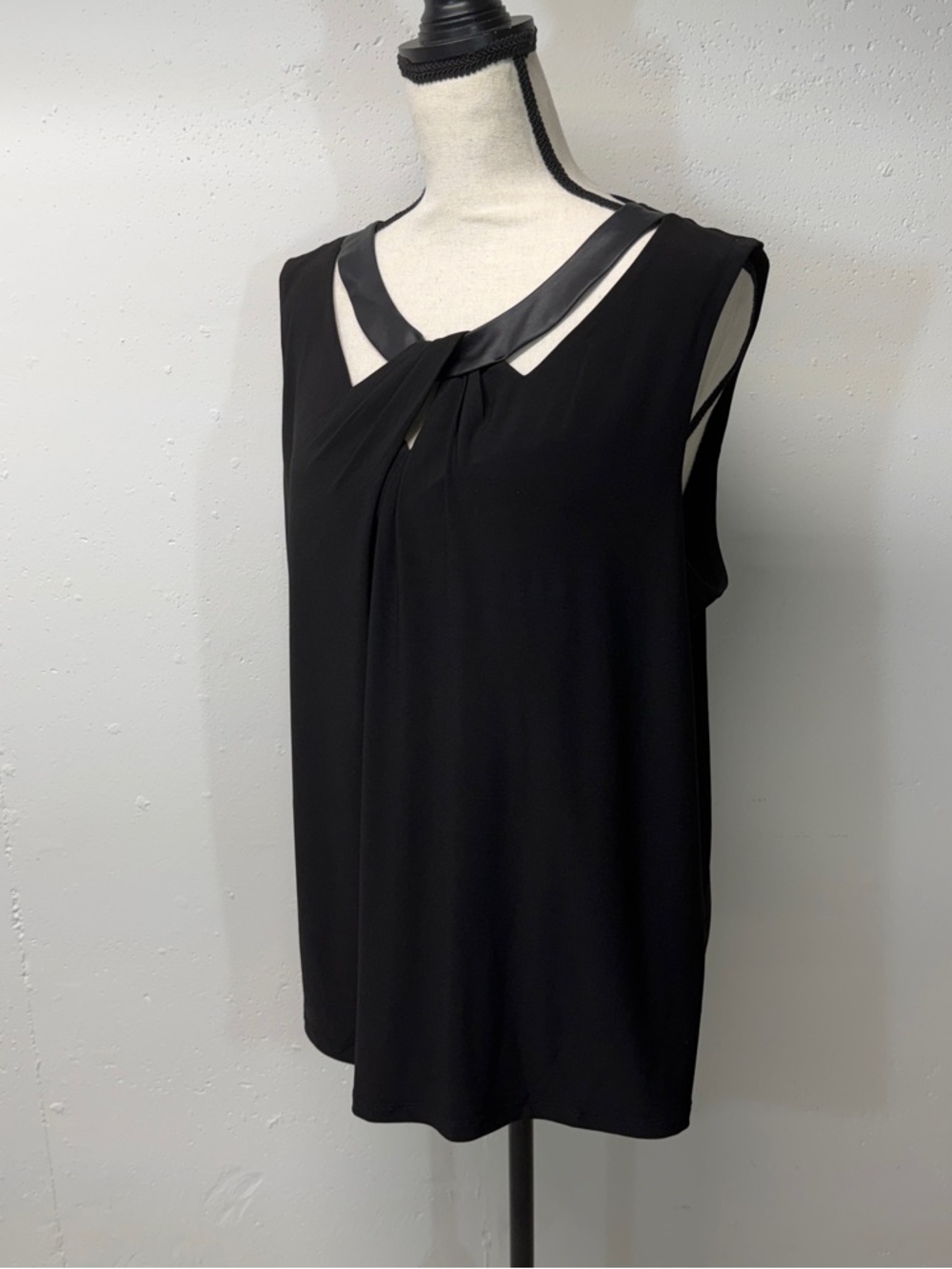 Sleeveless Black V-Neck Accent Top